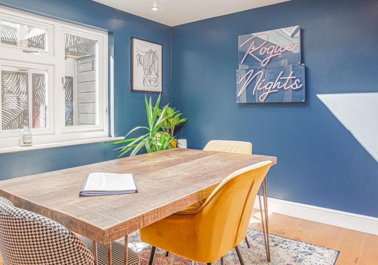 Maple Rose - 2 Bed With Garden In Minchinhampton! 빌라 외부 사진
